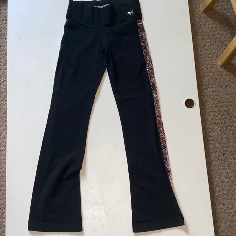 PINK Victoria’s Secret yoga pants!